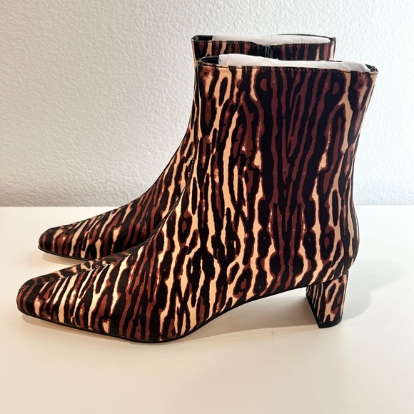 Katy Perry The Wandering Bootie Liger Animal Multi Print Satin Size 11M/41 - Picture 5 of 11